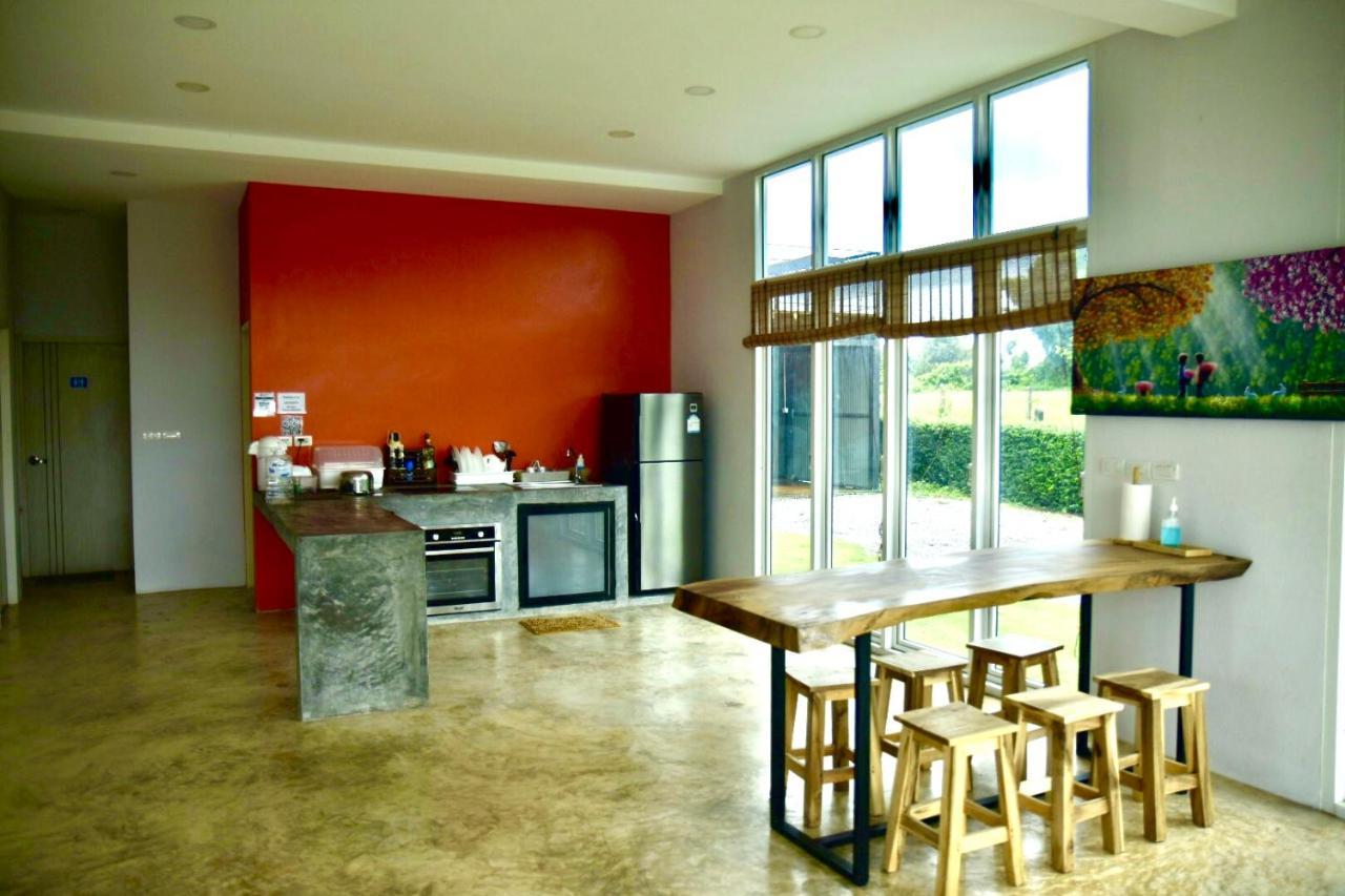 Aly'S House Bed & Breakfast Ban Phlu Thong Bagian luar foto